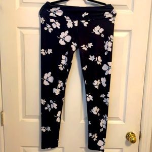 Fabletics black floral leggings M